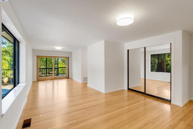 1069 Coombsville Rd, Napa CA: https://media.crmls.org/mediaz/b374eeeb-76ed-4977-9e23-6ca58919eebb.jpg