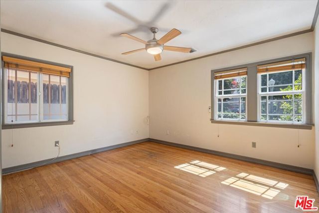 4385 Camellia Avenue, Studio City CA: https://media.crmls.org/mediaz/b374f476-ea8c-4dec-89e7-0e0c22ba5b13.jpg