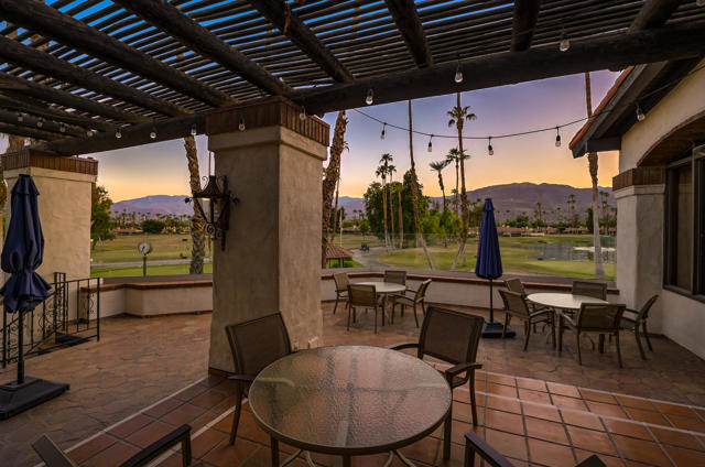 239 Santa Barbara Circle, Palm Desert, CA 92260