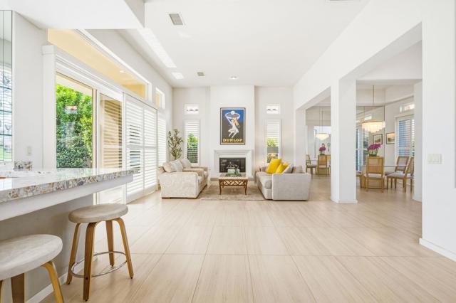 371 Tomahawk Drive, Palm Desert, CA 92211