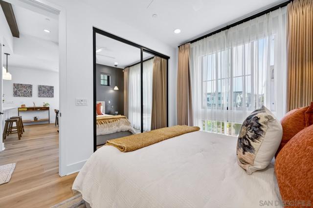 1216 Molara Ln, Encinitas CA: https://media.crmls.org/mediaz/b375e156-15f7-4d2d-bb7b-a6136b3770c6.jpg