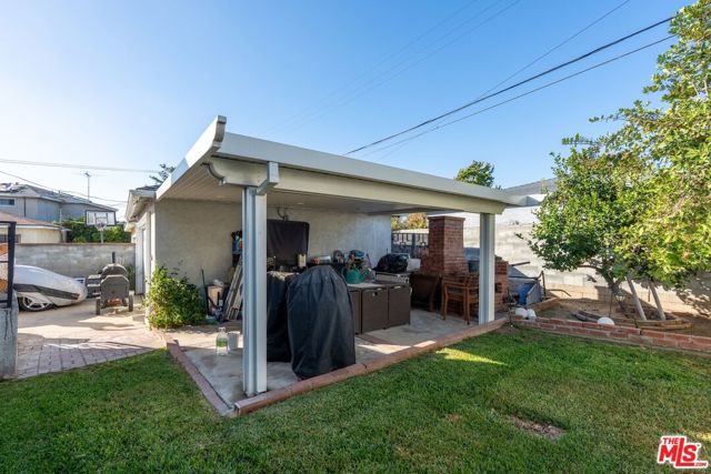 2031 W 98th Street, Los Angeles CA: https://media.crmls.org/mediaz/b376842d-3c5a-45e9-a566-cdbfaf2e6d15.jpg