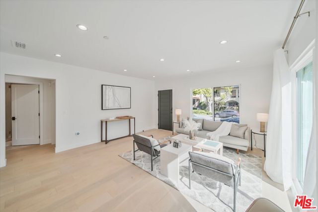 2021 Idaho Avenue, Santa Monica CA: https://media.crmls.org/mediaz/b376e4f8-47df-4943-85c8-572569d5b471.jpg