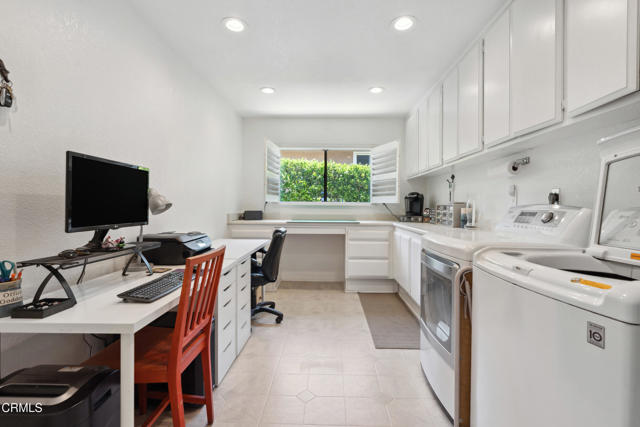6378 Lada Avenue, Camarillo CA: https://media.crmls.org/mediaz/b3776858-1942-4632-b8c0-eb1cc8c5b3d6.jpg