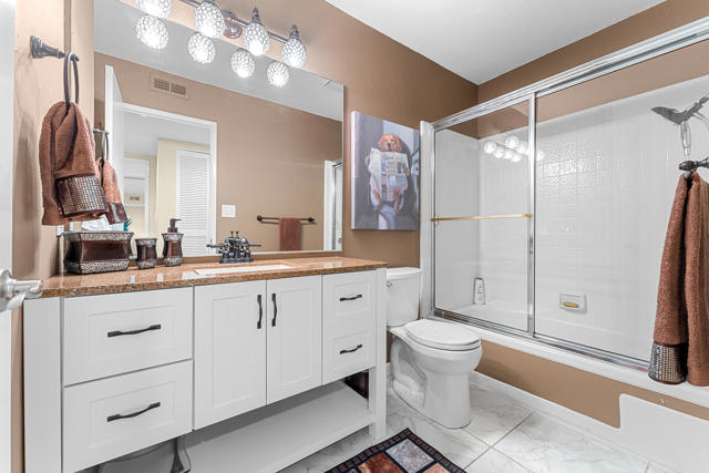 130 Don Miguel Circle, Palm Desert CA: https://media.crmls.org/mediaz/b377da83-2e28-46ec-895d-f287a43050da.jpg