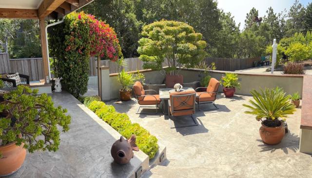 300 Hill Street, Capitola CA: https://media.crmls.org/mediaz/b377ee0e-586a-4fd1-af5d-b17c727e710b.jpg