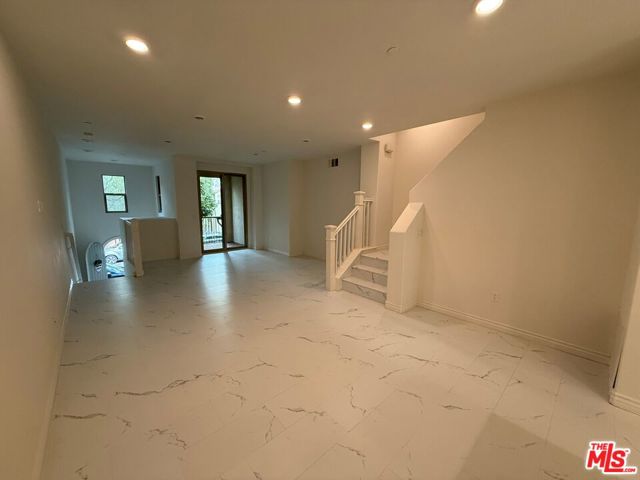65 Plateau, Irvine CA: https://media.crmls.org/mediaz/b377fd79-389f-4b79-93b9-fdda641cb239.jpg