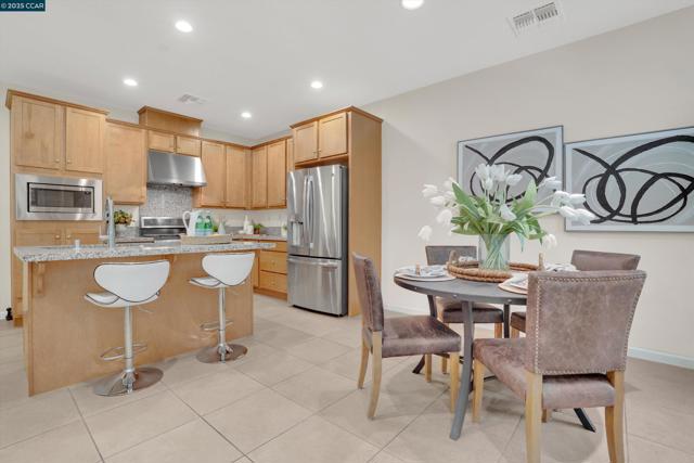 1734 Catalina Ct, Livermore CA: https://media.crmls.org/mediaz/b3785b1b-5bf5-4bf6-b898-f72e0e206ba8.jpg