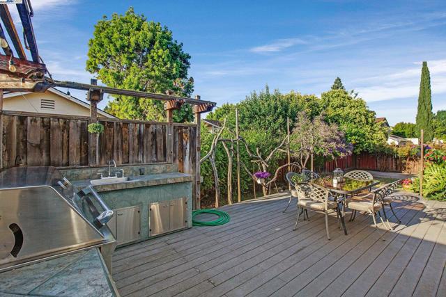 3171 Verdant Way, San Jose CA: https://media.crmls.org/mediaz/b3799e6d-7308-4269-b14f-7b70ecd26a19.jpg