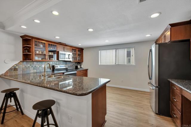 6755 Caminito Del Greco, San Diego CA: https://media.crmls.org/mediaz/b379b506-74d1-4ce1-939e-70d1b2f8d659.jpg