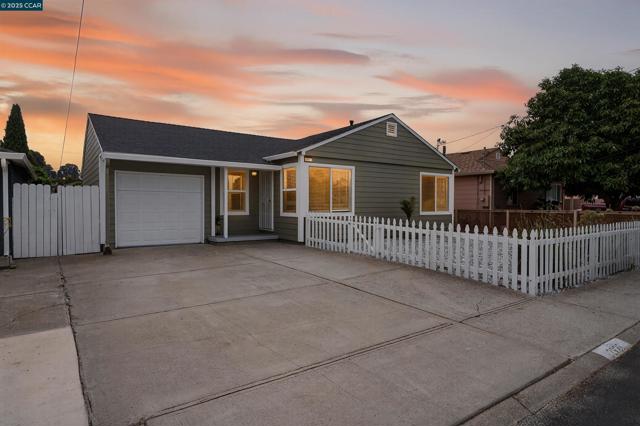 2921 Rollingwood Dr, San Pablo CA: https://media.crmls.org/mediaz/b379cb69-5f10-4f8a-8a7c-e438181b656c.jpg