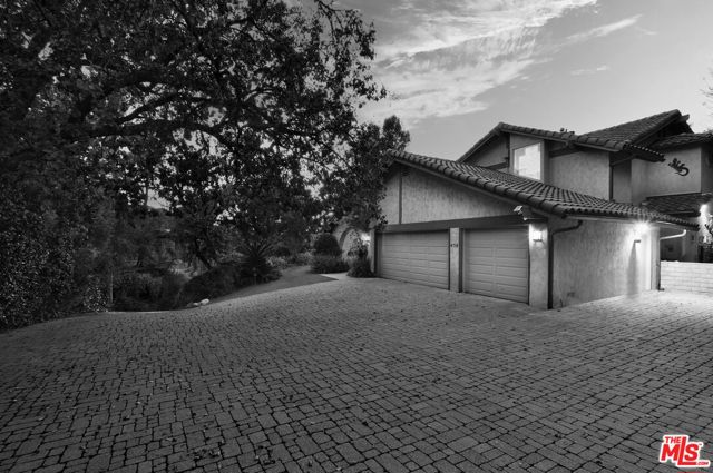 4734 Louise Avenue photo 74