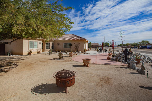 1224 Red Sea Avenue, Thermal CA: https://media.crmls.org/mediaz/b379f74c-d799-4f1e-a068-450b9acaf3c3.jpg