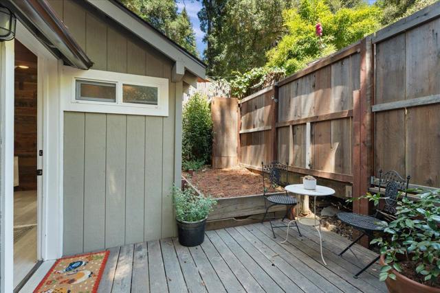900 Lakeside Drive, Felton CA: https://media.crmls.org/mediaz/b37a53e1-d3ed-4ac5-ba25-9bd401ff6dda.jpg