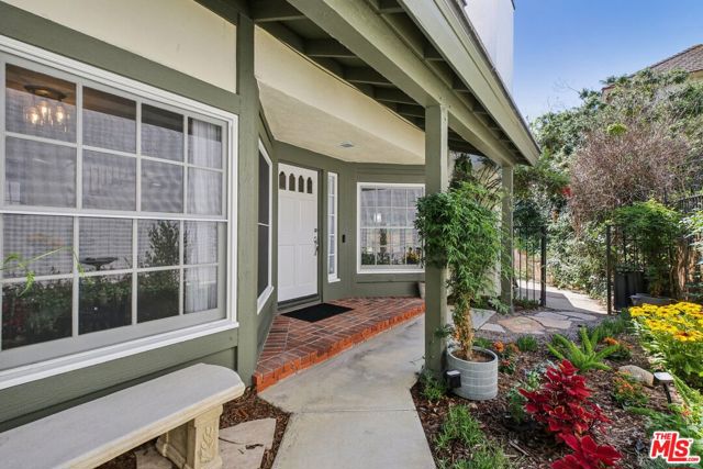 5946 E Calle Principia, Anaheim CA: https://media.crmls.org/mediaz/b37a6479-4a66-4ff8-964b-129e8052062e.jpg