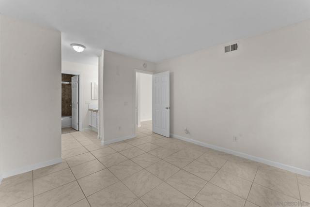 13034 Wimberly Sq, San Diego CA: https://media.crmls.org/mediaz/b37b3993-02ff-4caa-9265-370ae33cf830.jpg