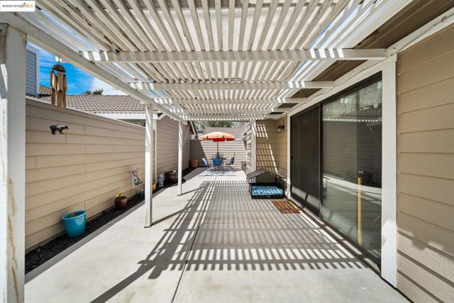 2256 Camborne Dr, Modesto CA: https://media.crmls.org/mediaz/b37ce7a6-b22d-43be-84c9-7ec70cc4bfb0.jpg