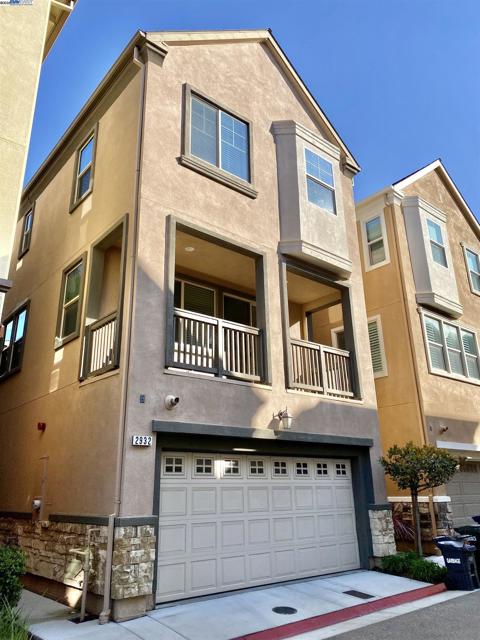 2932 Patcham Cmn, Livermore CA: https://media.crmls.org/mediaz/b37d151c-8f7a-4767-a2f2-12d84912245e.jpg