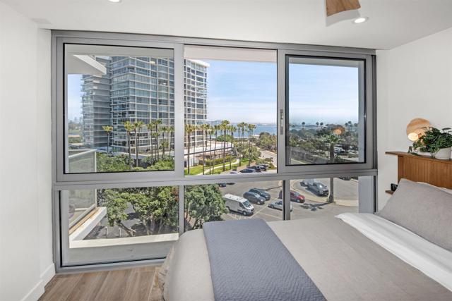 1830 Avenida Del Mundo, Coronado CA: https://media.crmls.org/mediaz/b37d2bf8-f2b5-440d-898f-414264253305.jpg