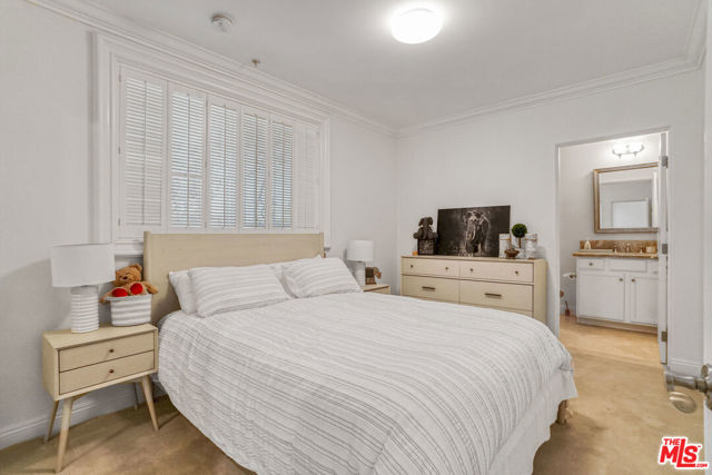 Drew Fenton | 11974 Mayfield Avenue Los Angeles CA | MLS: 7517831