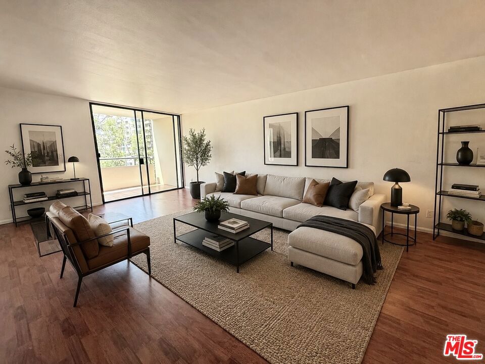 600 W 9th Street #814