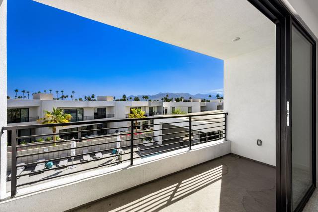 928 Galaxy Drive, Palm Springs CA: https://media.crmls.org/mediaz/b38007d4-e559-4e87-b76a-39f9d1b721ef.jpg