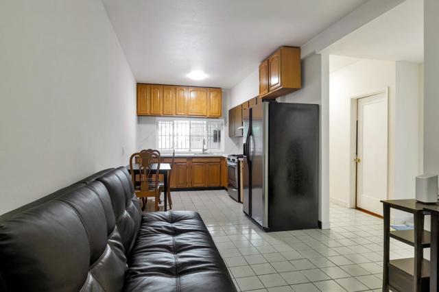 835 Alabama Street, San Francisco CA: https://media.crmls.org/mediaz/b3801560-51ab-4991-97c7-2bf20455ea65.jpg