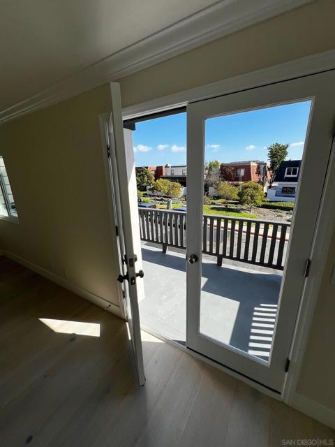 11524 Azucena Dr, San Diego CA: https://media.crmls.org/mediaz/b3807b5a-8e43-45be-8ddb-6b0a42a7873a.jpg
