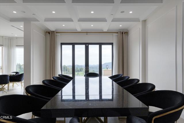 780 Greenridge Drive, La Canada Flintridge CA: https://media.crmls.org/mediaz/b380924c-436a-4112-b967-791be4e9f9e5.jpg