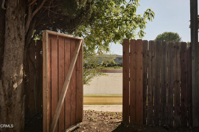 6900 Lurline Avenue, Los Angeles CA: https://media.crmls.org/mediaz/b381012e-3d9d-41cf-9d1b-c9d97a15f884.jpg