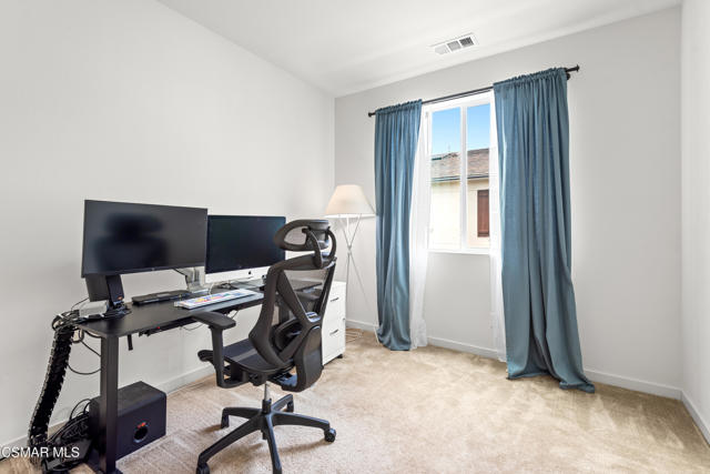 212 Red Brick Drive, Simi Valley CA: https://media.crmls.org/mediaz/b3814453-cbac-49bd-b8c5-7cf016510008.jpg