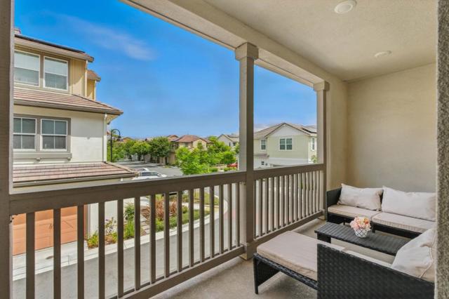 577 Hollow Falls, Fremont CA: https://media.crmls.org/mediaz/b381929b-7782-4260-ac56-5bea3022f28e.jpg