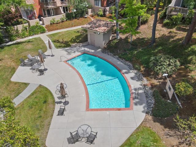102 Calle Nivel, Los Gatos CA: https://media.crmls.org/mediaz/b381e203-03f7-4a20-a39d-98982bfb247b.jpg