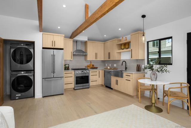 434 436 Bonair St, La Jolla CA: https://media.crmls.org/mediaz/b382fd85-b798-4667-b4c5-687ea7418bb2.jpg