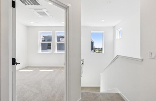 818 Redberry Way, San Jose CA: https://media.crmls.org/mediaz/b38306f1-c571-4ebb-9299-325ea060de03.jpg