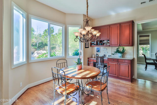 11275 Watson Drive, Moorpark CA: https://media.crmls.org/mediaz/b384524b-a5ec-4fd4-bf19-5c9381c153b3.jpg