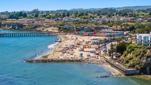 106 Saxon Avenue, Capitola CA: https://media.crmls.org/mediaz/b3849422-2390-4b2f-bcc7-40997473b1d1.jpg
