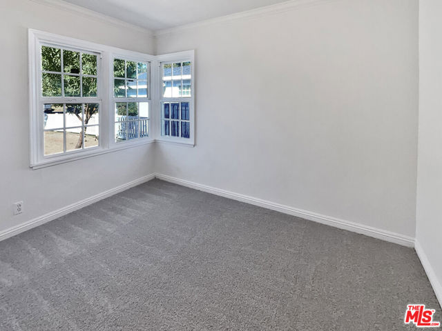 7706 Independence Avenue photo 21