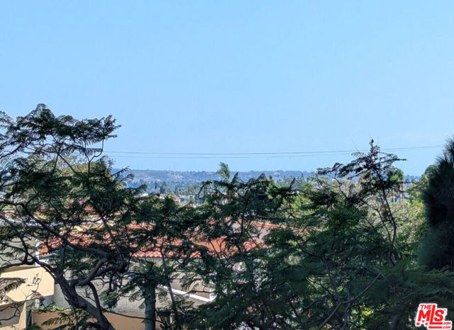 10750 Wilshire Boulevard, Los Angeles CA: https://media.crmls.org/mediaz/b38568d5-17f8-4783-972e-a8ee36f003e7.jpg