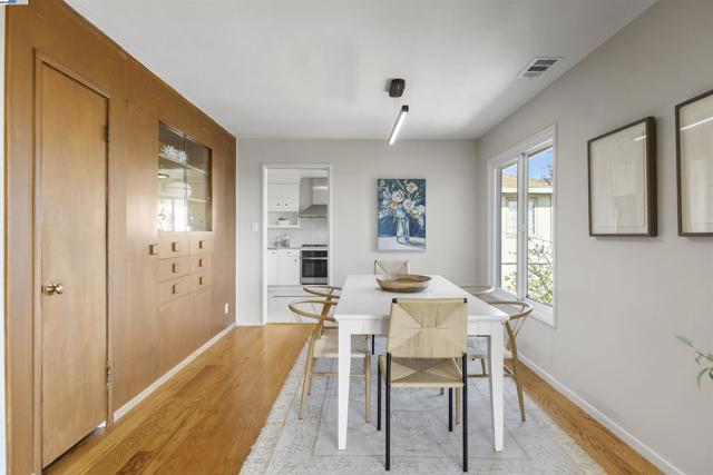1748 Wesley Ave, El Cerrito CA: https://media.crmls.org/mediaz/b385813e-9f0a-4fcb-a21b-48923d5032f9.jpg