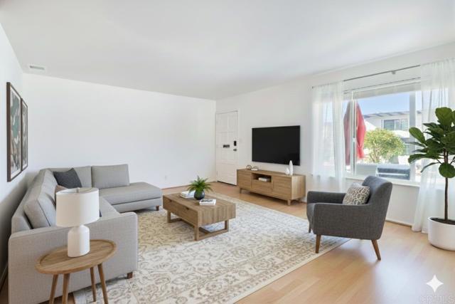 Detail Gallery Image 5 of 45 For 201 4th St a & B,  Encinitas,  CA 92024 - 5 Beds | 3/1 Baths