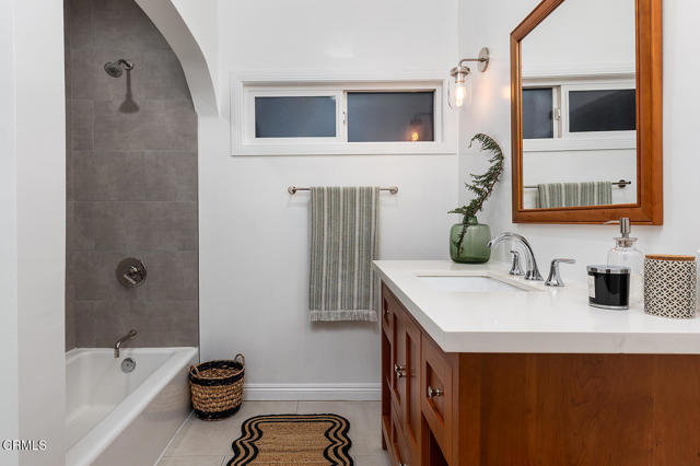 Detail Gallery Image 21 of 28 For 3227 Terzilla Pl, Los Angeles,  CA 90065 - 2 Beds | 1 Baths
