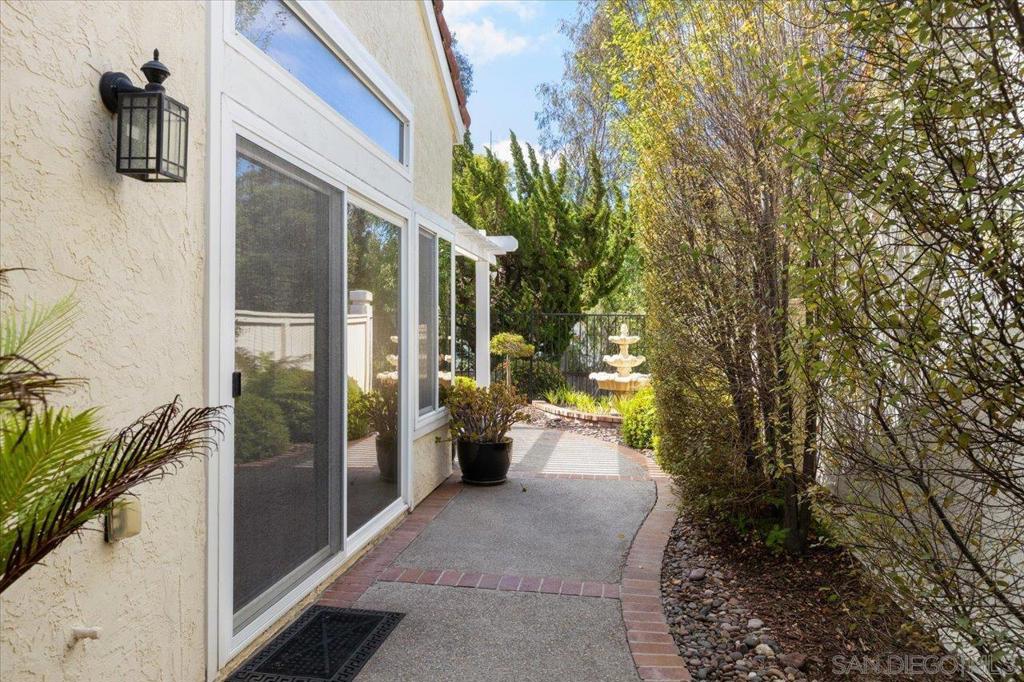 1686 Hermosita Dr - photo 4