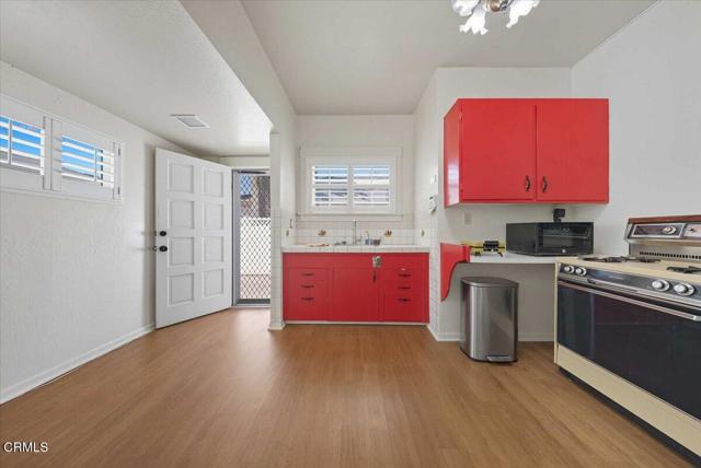 Detail Gallery Image 16 of 36 For 136 W Figueroa St, Santa Barbara,  CA 93101 - 3 Beds | 1/1 Baths