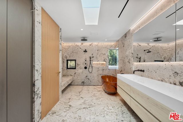 Drew Fenton | 2501 Banyan Drive Los Angeles CA | MLS: 7450499 Drew Fenton | 2501 Banyan Drive Los Angeles CA | MLS: 7450499