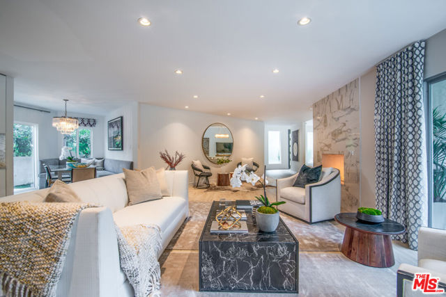 1922 N Beverly Place, Beverly Hills CA: https://media.crmls.org/mediaz/b389a785-8606-4cdd-93f7-9911c0aef1f7.jpg