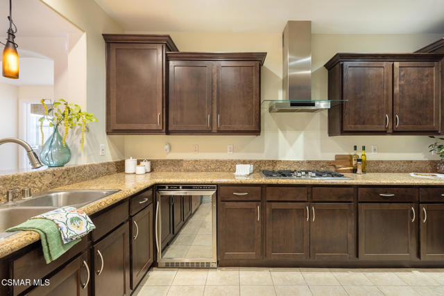 13200 Moorpark Street, Sherman Oaks CA: https://media.crmls.org/mediaz/b389b7b2-bbda-4085-8701-583069b19df2.jpg