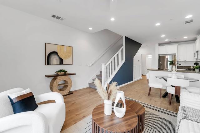 308 Flinder Place, San Jose CA: https://media.crmls.org/mediaz/b389e04c-e6fa-438a-b28f-9c100cf05a43.jpg