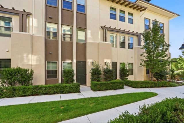 975 Cassia Place, San Jose CA: https://media.crmls.org/mediaz/b38a4249-eecb-4c1f-b3bb-a31779770bd5.jpg