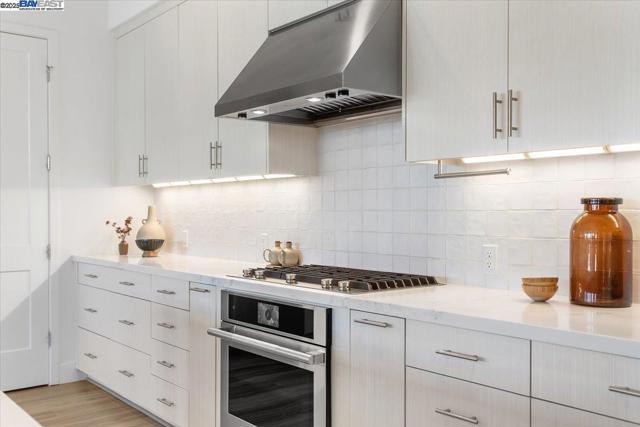 2250 Kilowatt Way, Fremont CA: https://media.crmls.org/mediaz/b38b47dd-d277-4c5b-a764-93d93a59f0f2.jpg